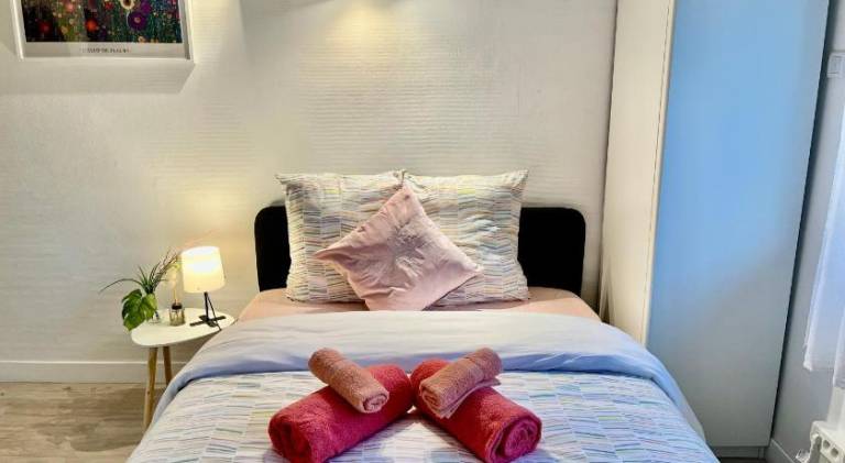 Charming holiday apartment | Pet-friendly in Poissy