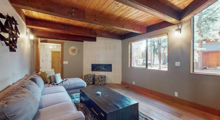Dog-friendly home with a firepit private hot tub pool & sauna access — photo 2