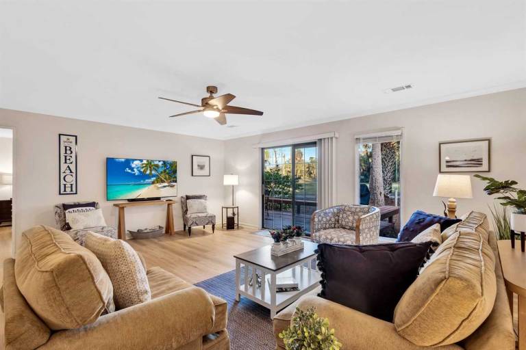Condo with pool & BBQ in Hilton Head Island, SC
