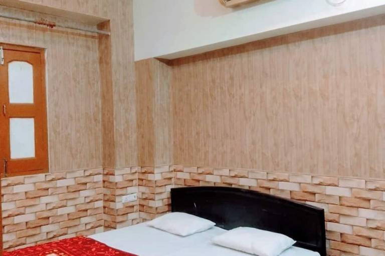 Maa Annapurna grand guests house