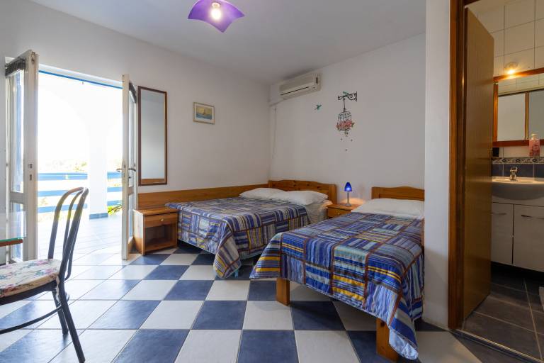 Studio flat with terrace Sućuraj, Hvar (AS-6852-e) in Hvar