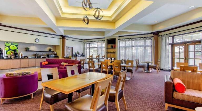 La Quinta Inn & Suites by Wyndham Raleigh/Durham Southpoint — photo 3