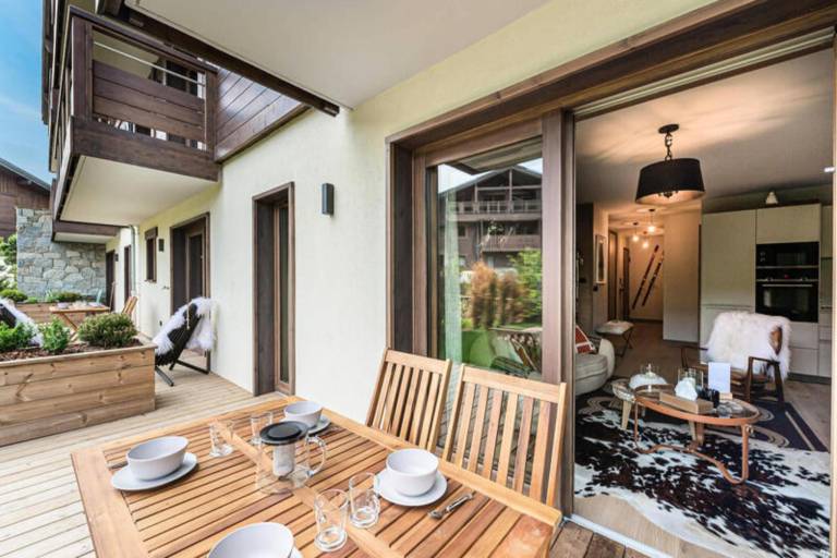 Holiday apartment with pool, sauna & garden in Megève