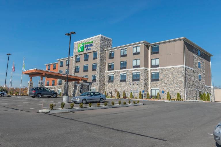 Holiday Inn Express & Suites Clarion By IHG — photo 3
