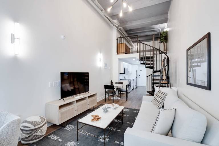 Sosuite 1BR Loft w Park View W D Gym Lounge