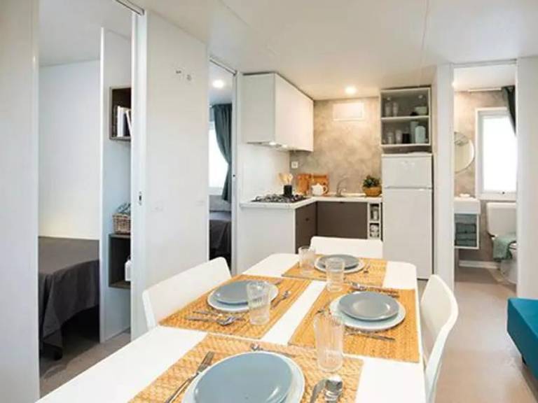 Children-friendly mobile home with patio & pool | Beach nearby | Pets are welcome — photo 5