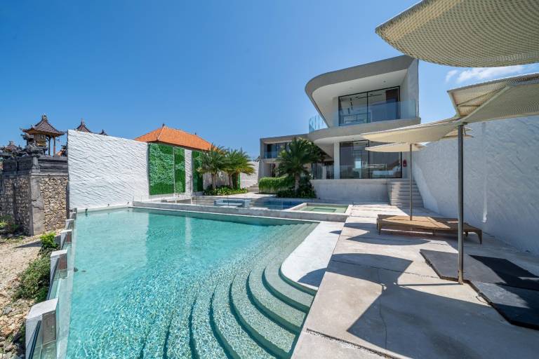 Pleasant villa with barbeque, garden & pool | Perfect for remote work | Pet-friendly in Pecatu