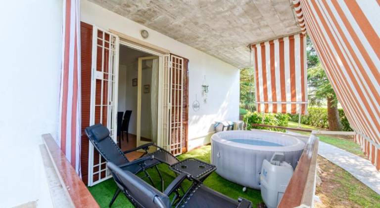 Wolf House - Peschiera Holiday - Jacuzzi Privata — photo 4
