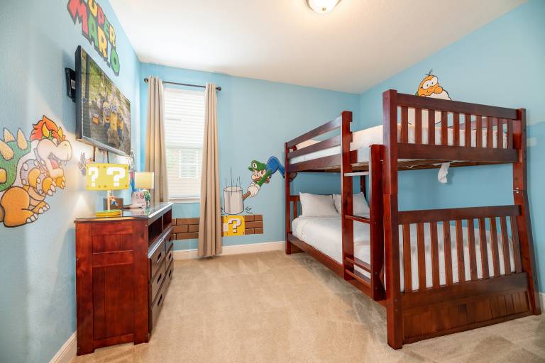 Family-friendly spacious vacation home with jacuzzi & private pool | Pet-friendly — photo 4