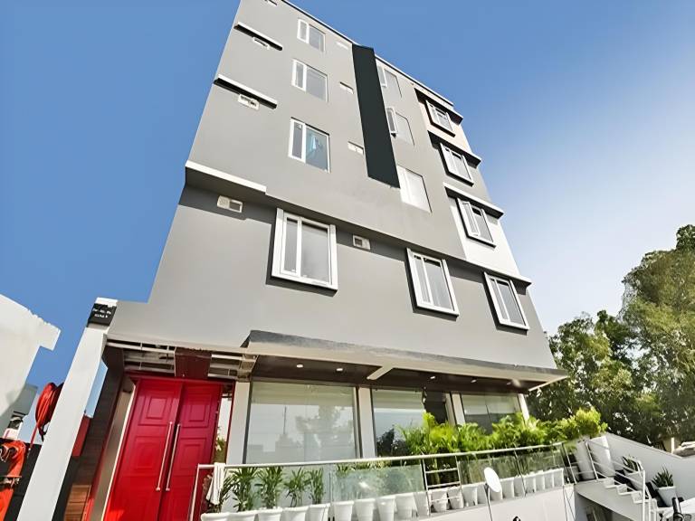 FabHotel Lupin International