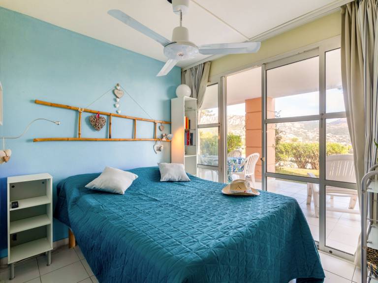 Children-friendly rental apartment with yard, patio & pool | Sea view | Next to the beach | Pet-friendly — photo 3