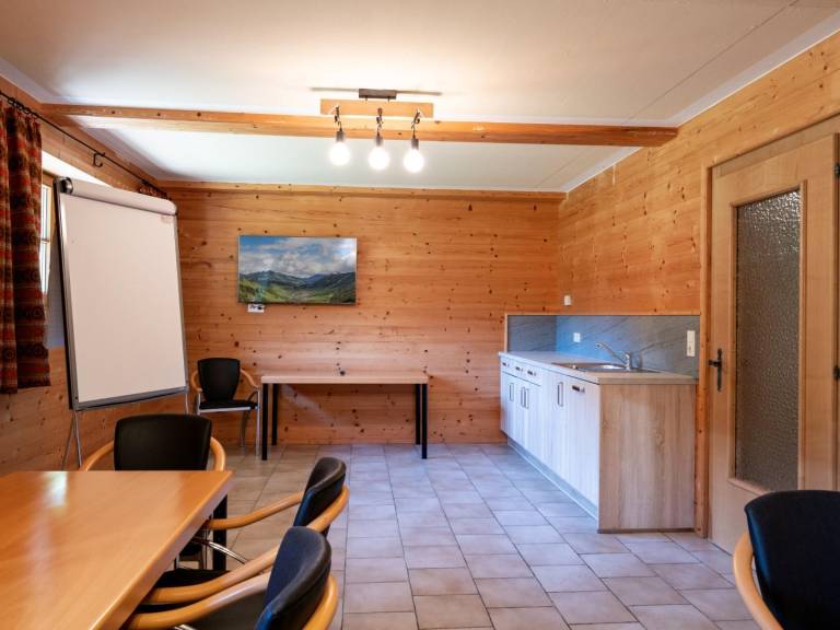 Vacation home with grill, pool & yard | Mountain view — photo 3
