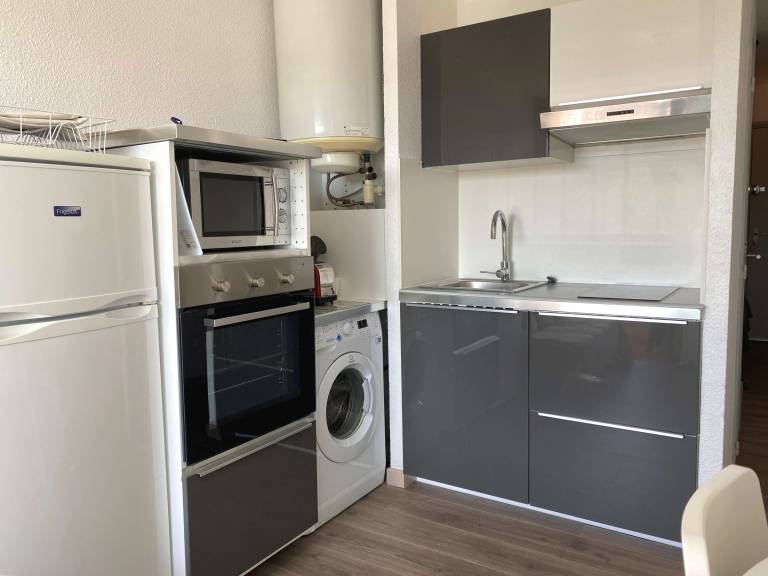 Charming T1 Apt with Balcony, 5 mins to Thermal Baths & Shops — photo 4