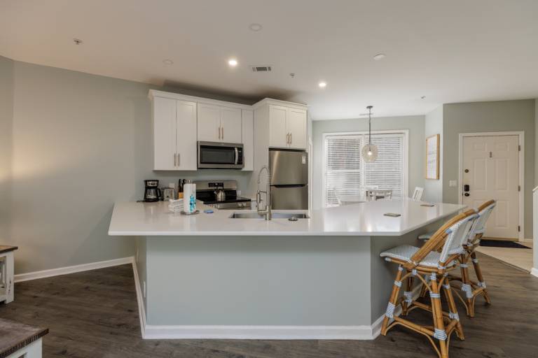 42 Ocean Breeze: Pet Friendly Villa, Newly Updated, Free Bikes, Pool, Tennis — photo 4