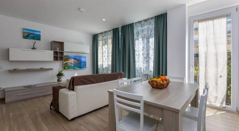 Rental apartment with 2 rooms for 4 persons — photo 2