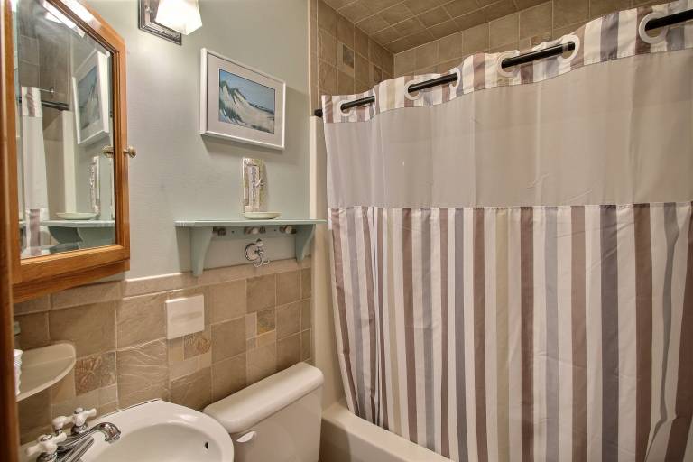 Beautiful condo | Beach view | Pets are welcome — photo 2