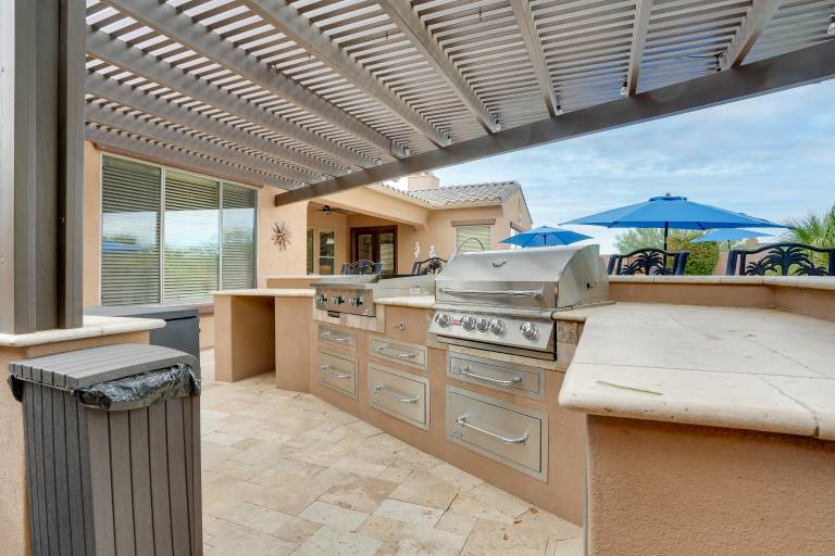 Pool, Hot Tub & Putting Green: Estrella Mtn 4BR — photo 2