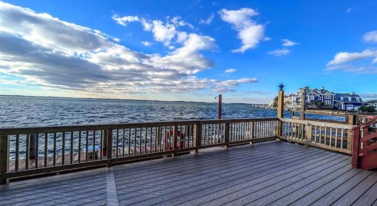 Fully equipped vacation home with patio | Pet-friendly in Ocean City, MD