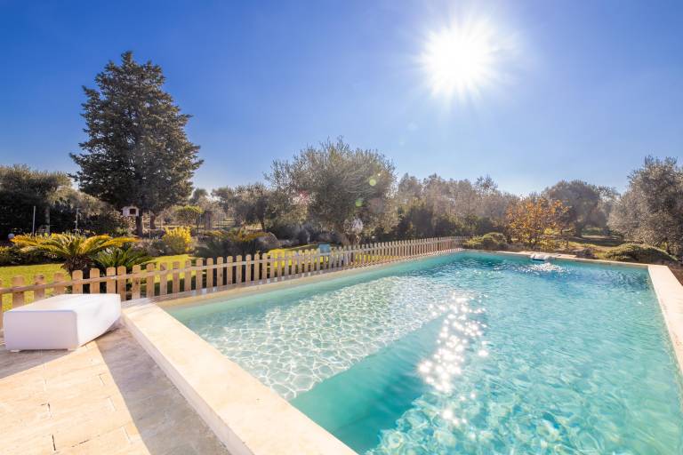 Family-oriented charming villa with private pool, jacuzzi & yard | Dogs allowed — photo 2