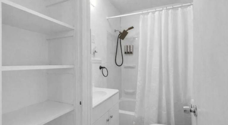 Apartment with jacuzzi — photo 2