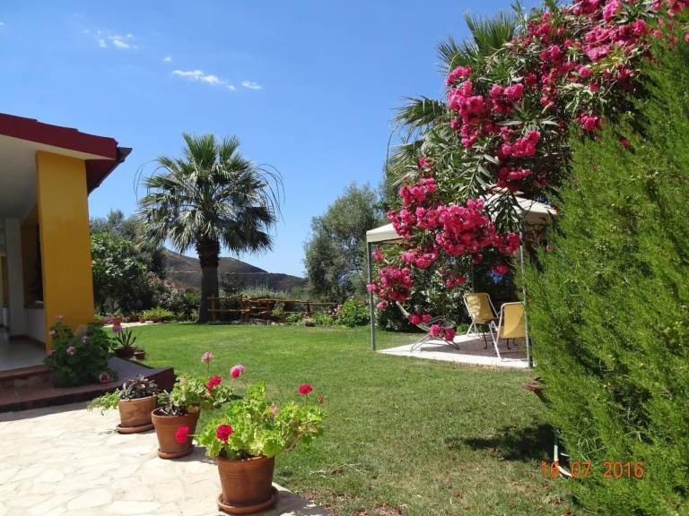 Ferienhaus in Sinnai, Solanas für max. 4 Personen Ferienhaus in Sinnai, Solanas für max. 4 Personen