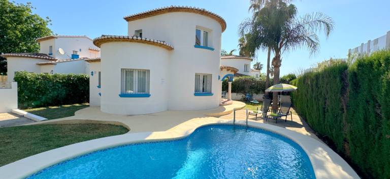 Villa with terrace, private pool & barbecue — photo 2