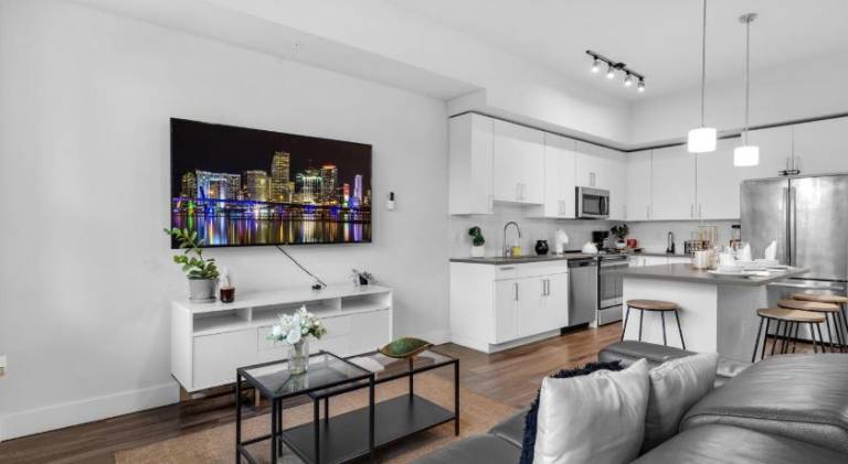 Apartment with pool & hot tub | Suitable for remote work — photo 2