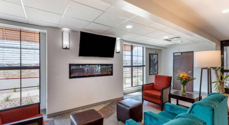 Comfort Inn & Suites Bennett — photo 3