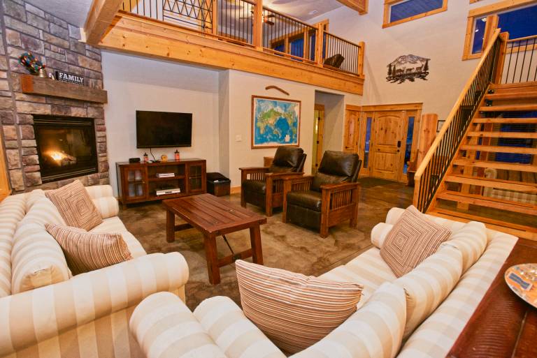 Elk Ridge: Hot Tub, Pet Friendly, Pool Table, and Gas Fireplace in McCall, ID