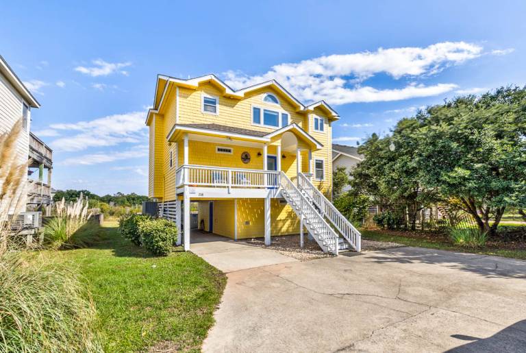 Southern Paws 1800 ft from the beach Dog Friendly, Private Pool, Hot Tub Corolla — photo 3