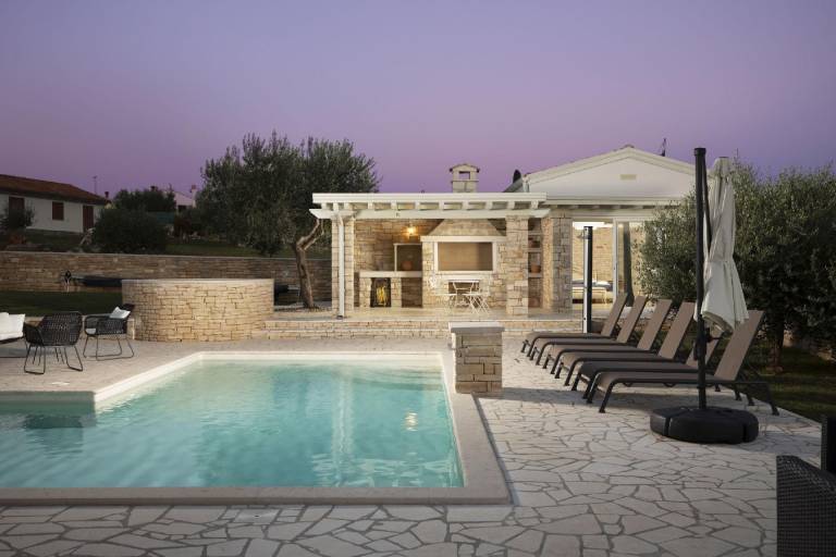 Villa Piccolo Paradiso mit beheiztem Pool