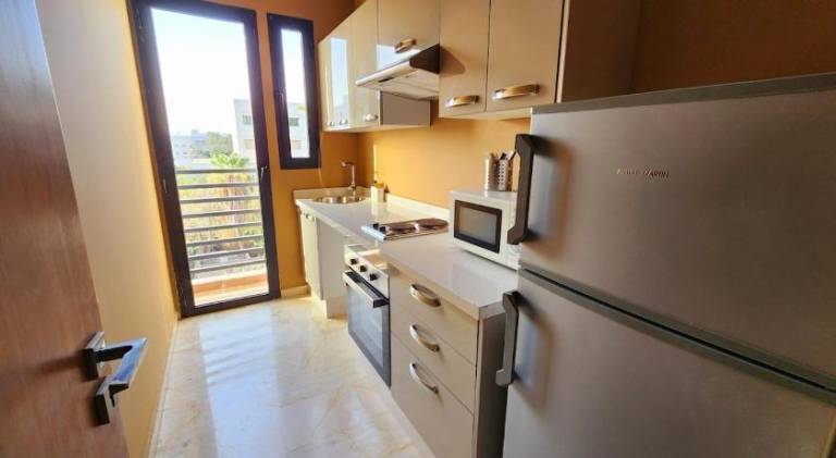 Apartment with pool — photo 4