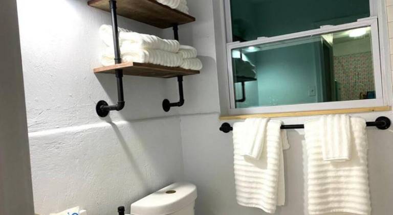 Apartment | Beach nearby | Perfect for remote work | Pets allowed in Daytona Beach Shores, FL