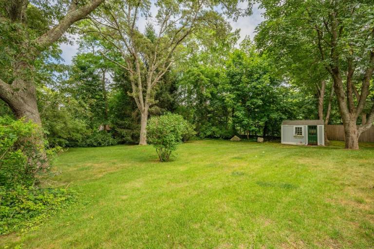 Family-oriented house with barbeque & patio | Perfect for remote work | Pets are welcome — photo 5