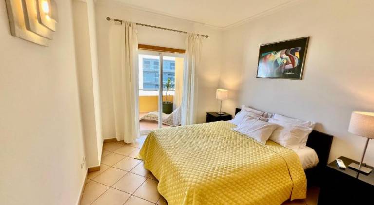 Casa Sol, Fast WIFI, Airco, swimming pool near the Beach Praia Da Rocha in Portimão