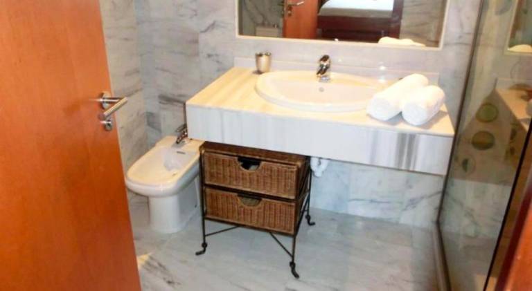 Fully equipped beautiful rental apartment with yard, heated pool & barbecue | Dogs allowed — photo 2