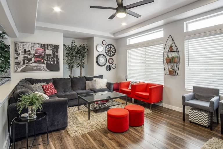 Children-friendly house with yard | Pets allowed — photo 3