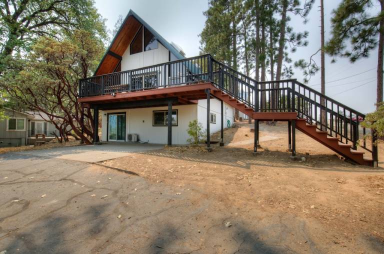 Cabin Oakhurst