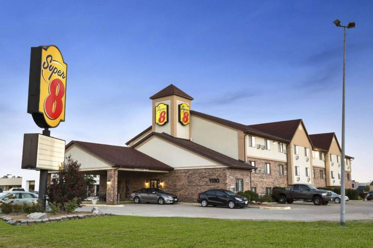 Super 8 By Wyndham Carbondale in Carbondale, IL