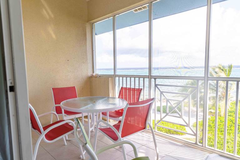 Condo Rum Point