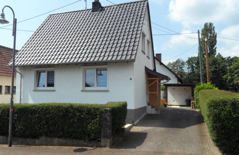 Family-oriented lovely house with terrace & yard | Pets allowed — photo 2