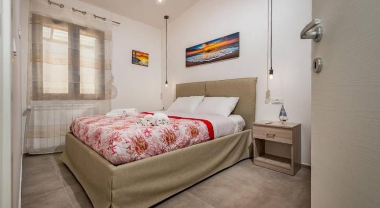 Villa with jacuzzi & pool | Pets allowed — photo 2