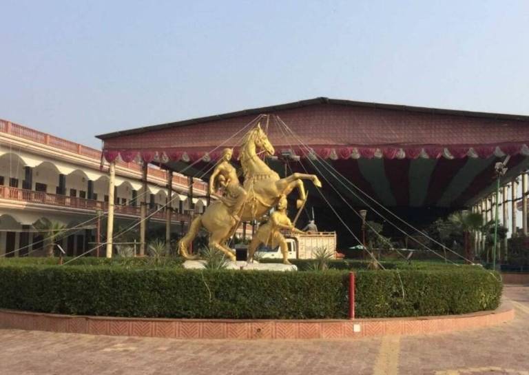 Mukund vinod garden in Mathura