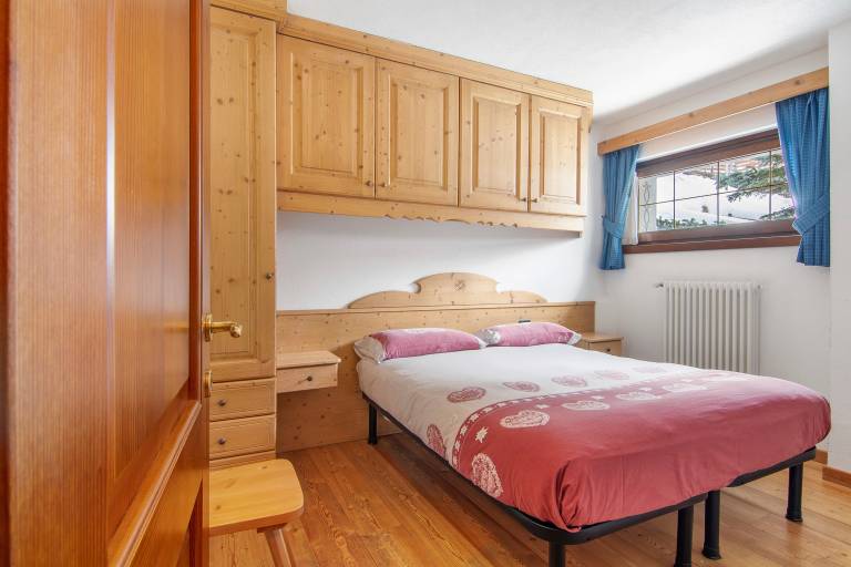 Aparthotel with yard, patio & fast internet | Mountain view in Campodolcino
