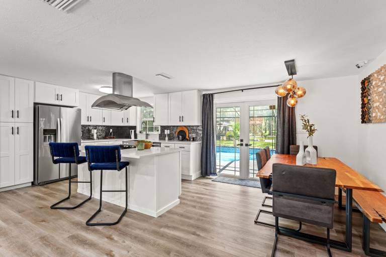 House  Paradise Lakes