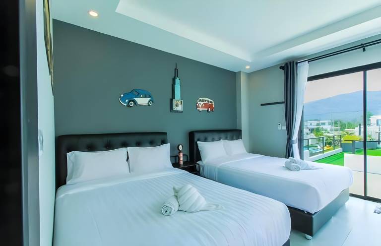 Villa with yard & pool in Hua Hin