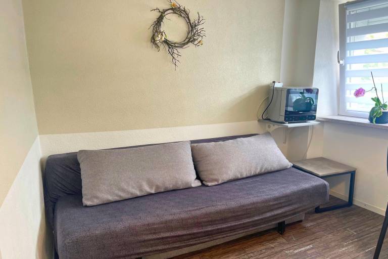 F001 Apartment mit Doppelbett