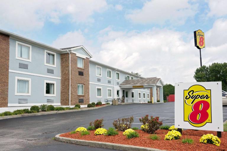 Super 8 by Wyndham Lexington/Hamburg Area in Lexington, KY