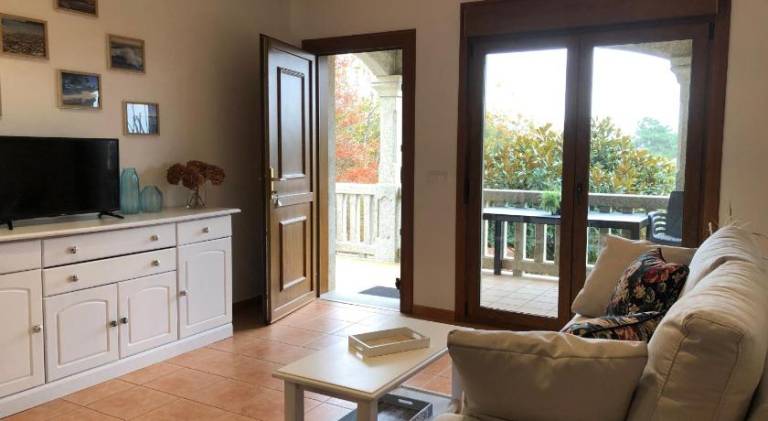 Rental apartment with barbeque, yard & terrace — photo 2