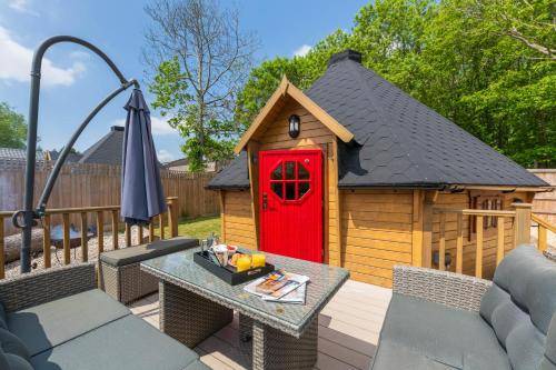 A selection of countryside lodges Hot Tub Fire Pits Chidrens Play Area Free Private Parking Val